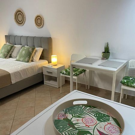 Green Studio Near Acropolis Atene Esterno foto